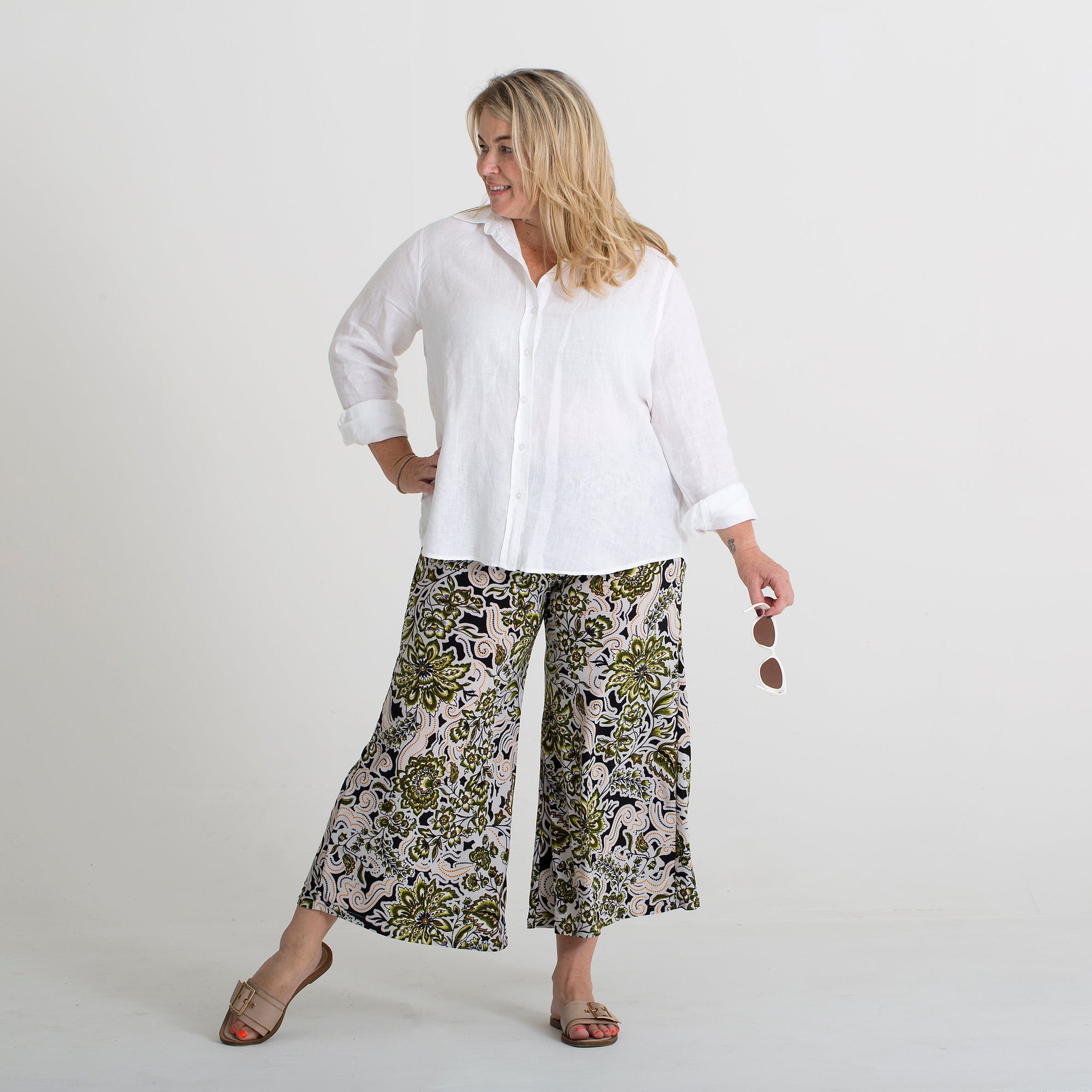 Positano Lifestyle Boutique - Rio Culottes off white with olive flower